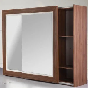 Rail closet